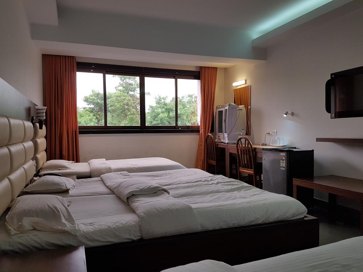 Bisu Hotel & Resorts Khed (Ratnagiri) Exterior photo