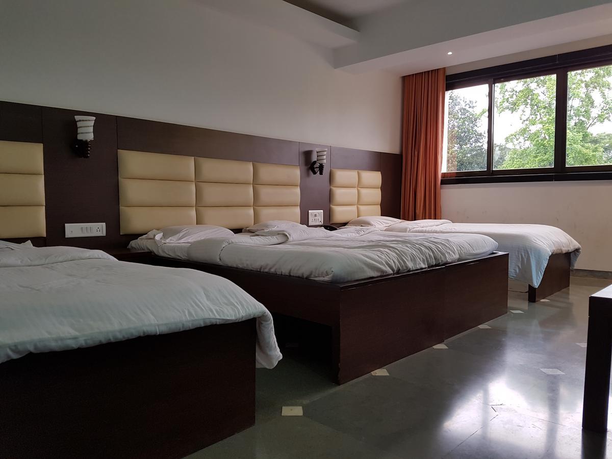 Bisu Hotel & Resorts Khed (Ratnagiri) Exterior photo